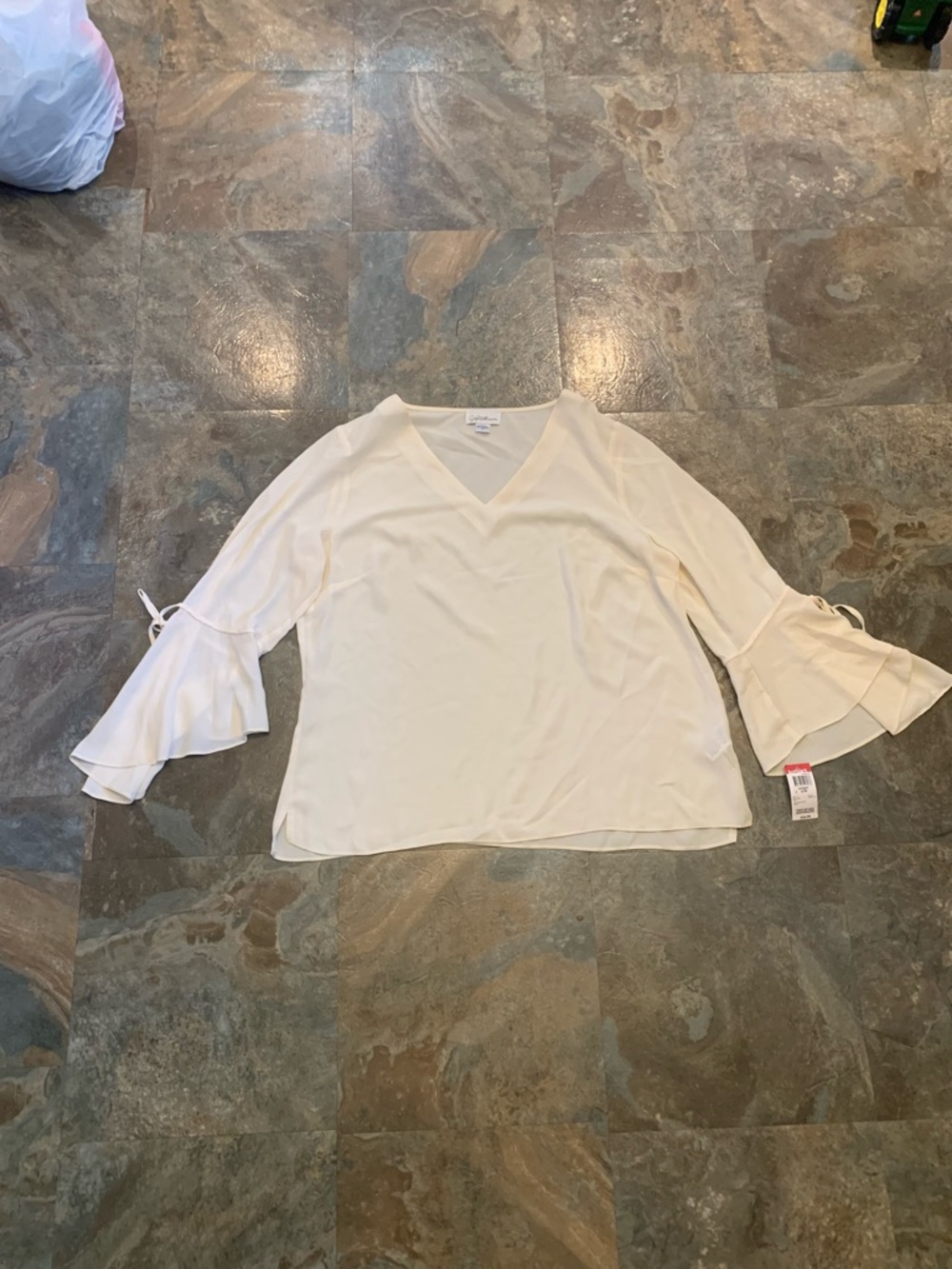 Jadyn smith top size L. NWT